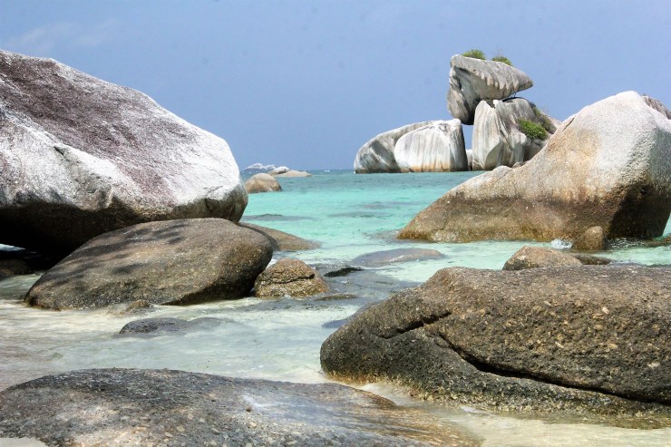 Steine Belitung Island