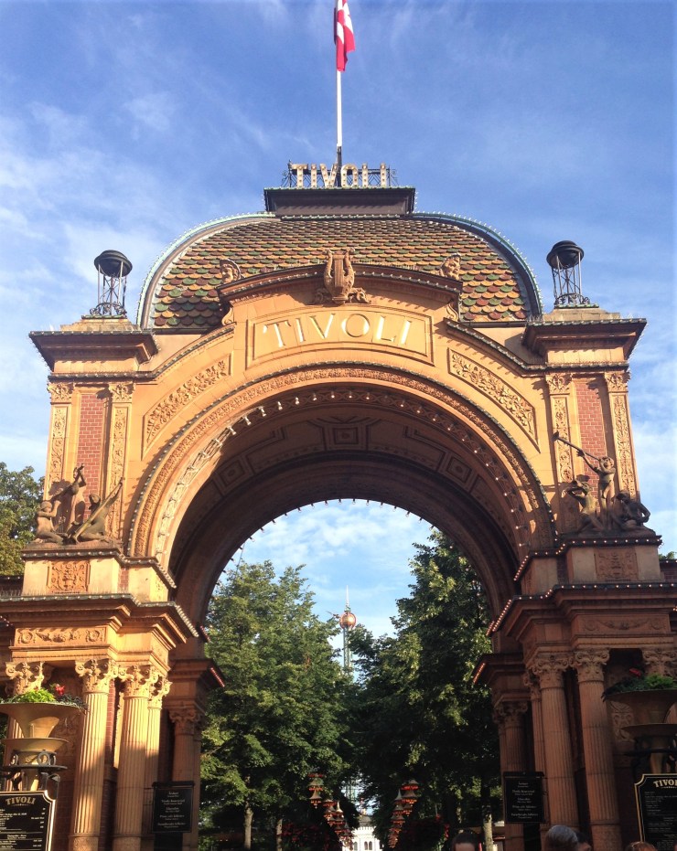 Tivoli Eingang Sommer